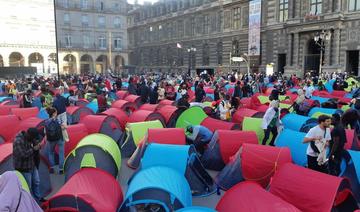 Des migrants se sont installés place du Palais Royal à Paris