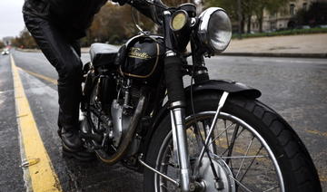 Les motards en colère défilent dans Paris contre le contrôle technique, les ZFE et le stationnement payant