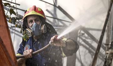 En Grèce, les pompiers combattent de gros incendies sur de multiples fronts
