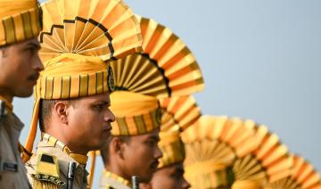 Inde: Macron et Modi affichent leur bonne entente, les liens de défense renforcés