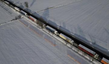 Les transporteurs polonais suspendent leur blocage de la frontière ukrainienne 