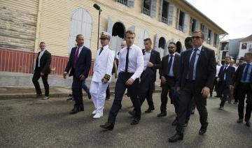 Emmanuel Macron attendu de pied ferme en Guyane, dans un contexte tendu