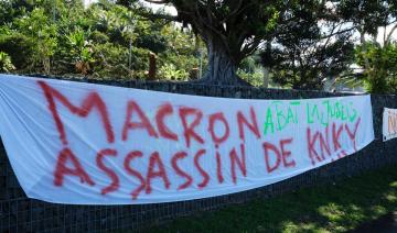 Les tensions persistent en Nouvelle-calédonie, Macron prêt au référendum sur la réforme contestée