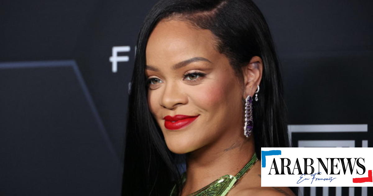 La chaîne de corps, la grande tendance bijoux 2022 adoptée par Rihanna