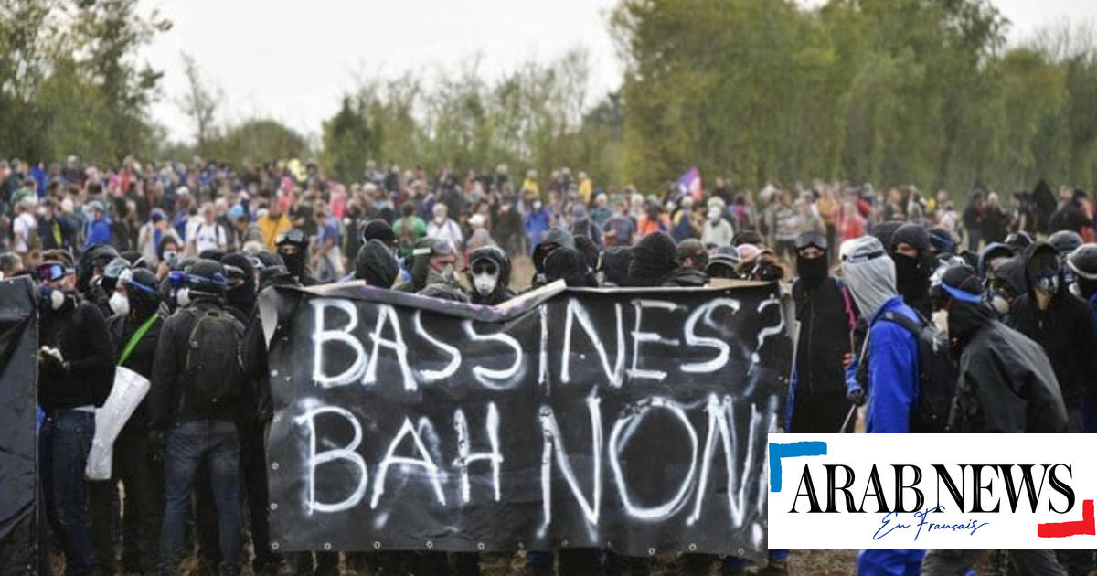 France: Violent Clashes Between The Gendarmerie And Environmental ...