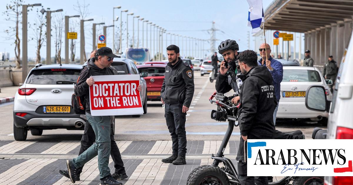 Reforma judicial em Israel: manifestação contra Netanyahu no aeroporto de Tel Aviv