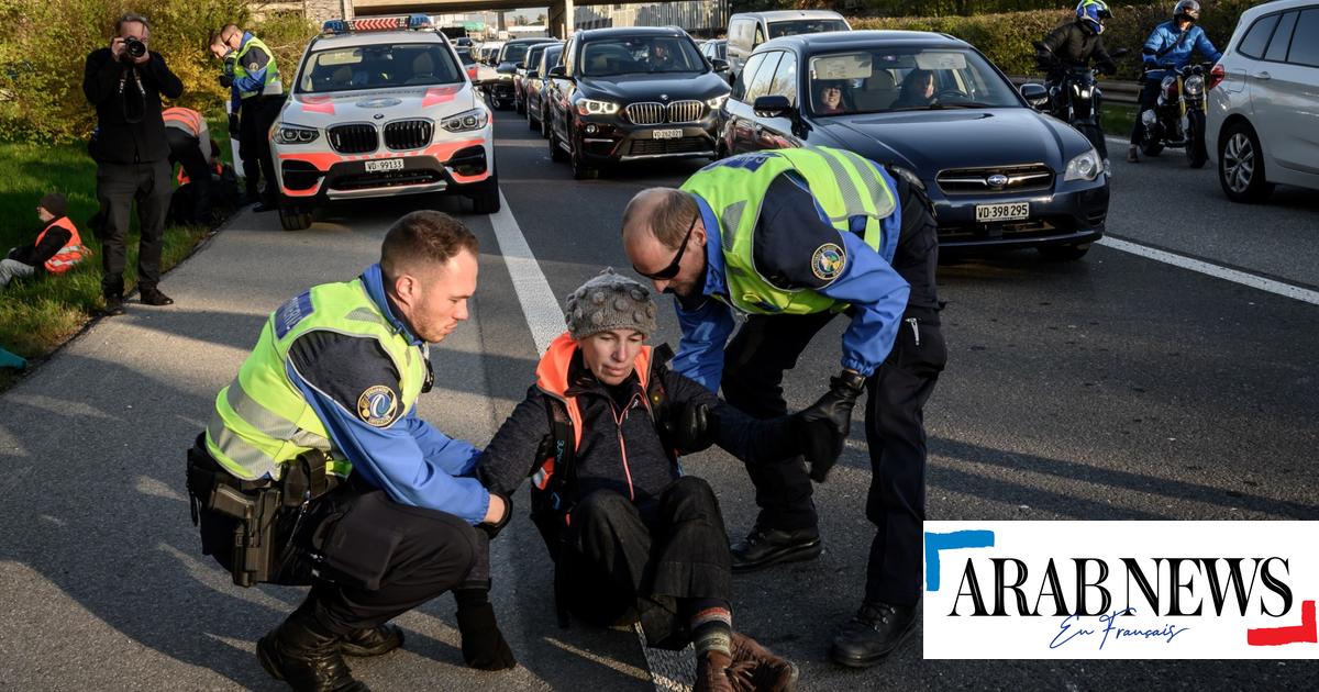 The Gotthard tunnel blocked by a demonstration in the Swiss Alps