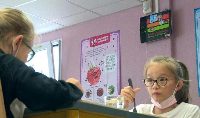 Un détecteur de CO2 installé dans une cantine scolaire d'Amiens (Photo, AFP)