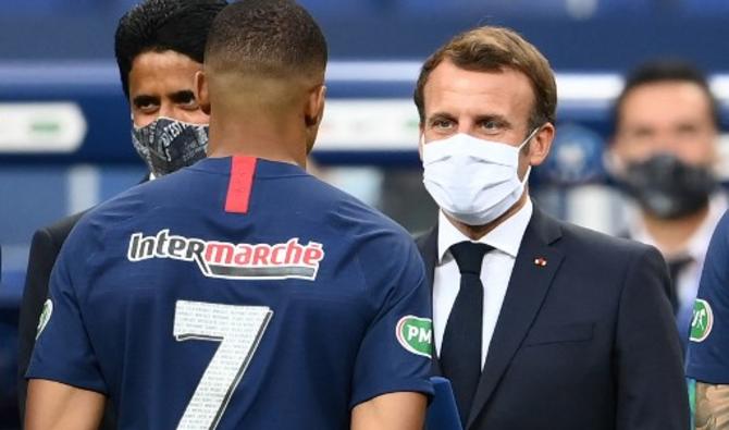 Le président français Emmanuel Macron et Kylian Mbappé, le 24 juillet 2020 (Photo, AFP)