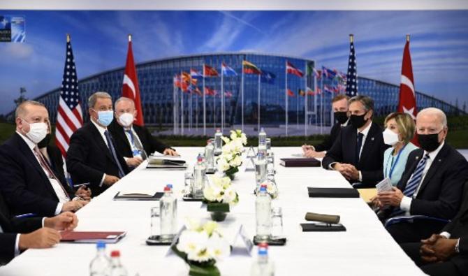 Le président turc Recep Tayyip Erdogan et le président américain Joe Biden assistent à une réunion bilatérale en marge du sommet de l'OTAN à Bruxelles, le 14 juin 2021 (Photo, AFP)