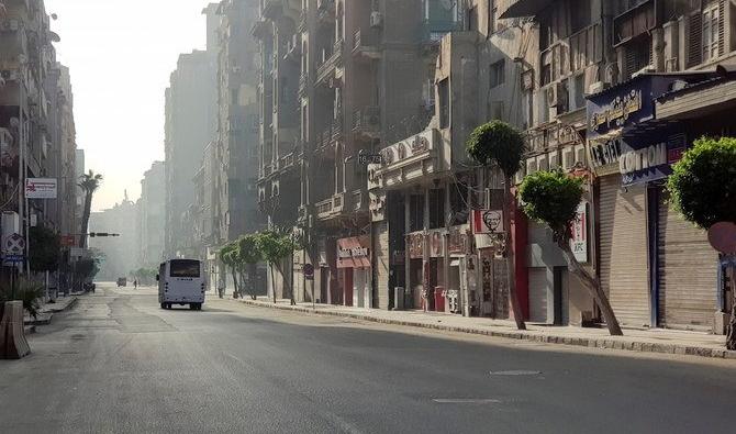 Une rue vide au centre-ville du Caire, en pleine pandémie de Covid-19, pendant la traditionnelle fête de printemps de Cham al-Nessim, Le Caire, Égypte, le 3 mai 2021 (Reuters) 