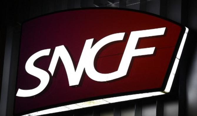 Le logo de la SNCF en gare Montparnasse à Paris le 25 juillet 2021 (Photo, AFP)