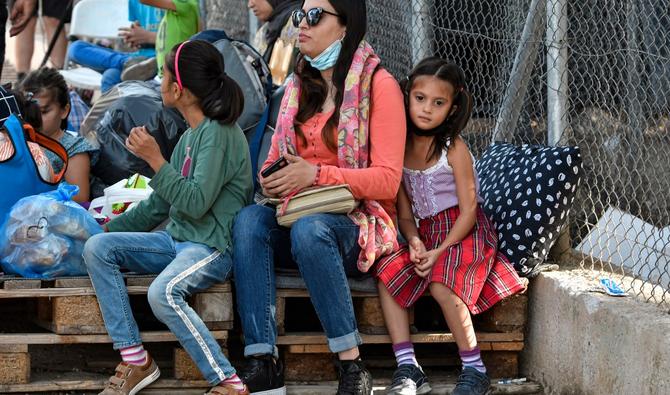 A Samos, la Grèce transfère les premiers migrants dans son nouveau camp fermé