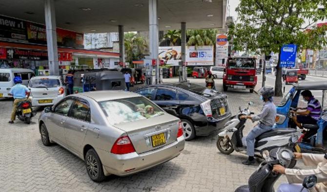 Les automobilistes font la queue à une station-service à Colombo, le 20 août 2021. (Photo, AFP)