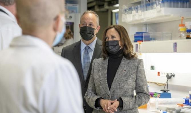 Kamala Harris s'est rendue à l'Institut Pasteur pour rencontrer des chercheurs américains et français travaillant sur la Covid-19 (Photo, AFP)