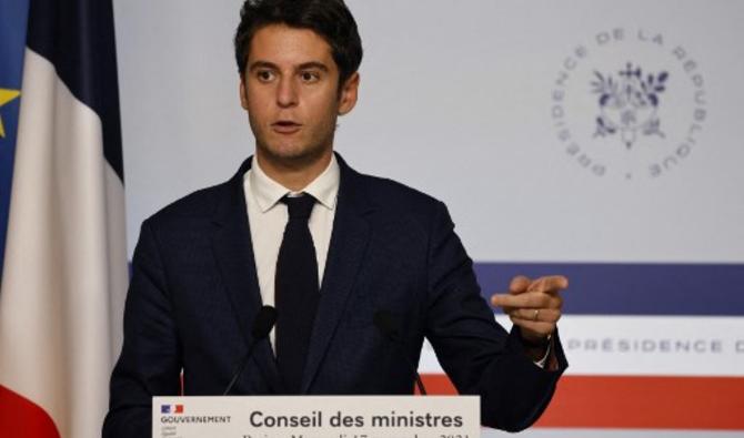 Le secrétaire d'État et porte-parole du gouvernement, Gabriel Attal, donne une conférence de presse à l'issue d'un conseil des ministres à l'Élysée à Paris, le 17 novembre 2021. (Photo, AFP)