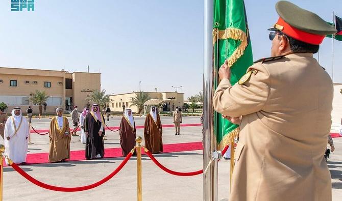 Le vice-ministre de la Défense saoudien, Khalid ben Salmane, assistant à la 18ᵉ réunion du Conseil de défense commune des ministres de la Défense du CCG. (Twitter/@kbsalsaud) 