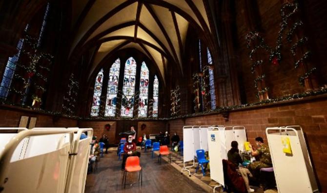 Un centre de vaccination installée à la cathédrale de Chester, le 16 décembre 2021. (Photo, AFP)