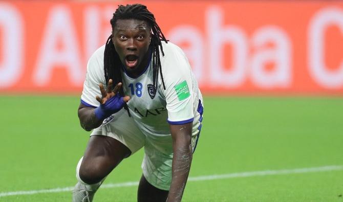 La manière dont Bafétimbi Gomis célèbre ses buts est, pour les supporters d’Al-Hilal, emblématique: il imite un lion en se déplaçant à quatre pattes. (Photo, AFP) 