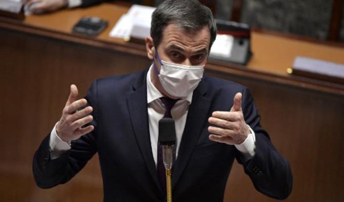 Le ministre français de la Santé Olivier Véran s'exprime lors d'une séance de questions au gouvernement à l'Assemblée nationale française à Paris, le 15 février 2022. (Photo, AFP)