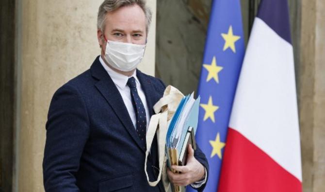 Le ministre chargé des PME Jean-Baptiste Lemoyne, quitte la réunion hebdomadaire du cabinet à l'Élysée à Paris, le 22 décembre 2021. (Photo, AFP)