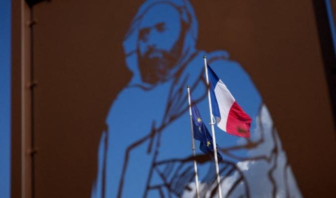 Une sculpture en hommage à Abdelkader, installée pour les 60 ans de l'indépendance de l'Algérie et réalisée par l'artiste Michel Audiard, à Amboise, dans le centre de la France, le 5 février 2022. (Photo, AFP)