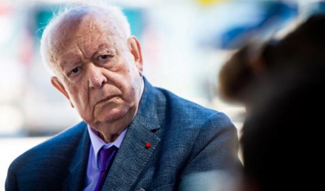 Jean-Claude Gaudin assiste à une visite de la future base nautique olympique de Marseille, dans le sud de la France, le 24 juin 2020. (Photo, AFP)