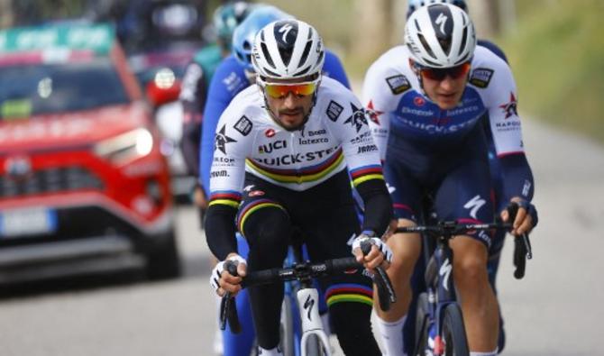 Le double champion du monde Julian Alaphilippe à Carpegna, dans la région des Marches, le 12 mars 2022. (Photo, AFP)