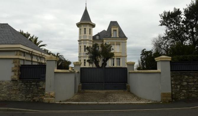 Un activiste local russophile Pierre Haffner, connu également pour être un «gilet jaune», et un homme se présentant comme opposant au régime de Vladimir Poutine, ont pénétré «dans les dernières 48 heures» dans la villa Alta Mira. (Photo, AFP)