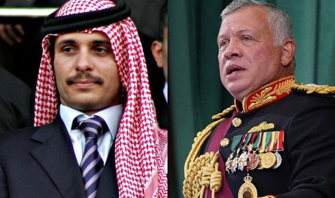 Le prince jordanien Hamza (à gauche) a écrit au roi Abdallah pour s'excuser de son inconduite, admettre ses erreurs et demander pardon pour son implication dans l'affaire de la sédition dans le pays, qui avait été très médiatisée. (AFP/Photo d'Archives) 