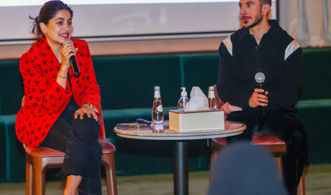 Les propos du créateur de mode saoudien Mohammed Khoja sur de nombreuses questions culturelles et intellectuelles concernant plusieurs aspects du secteur de la mode lors d’une conférence récente à Riyad. (Photo/Saad al-Dosari)    