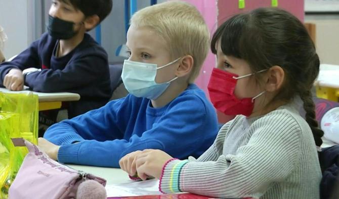 2 enfants ukrainiens ont trouvé une place à l'Ecole Ronchèse de Nice qui compte des classes avec des sections apprentissage du Russe. (Photo, AFP)
