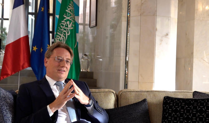 L'ambassadeur de France en Arabie saoudite, M. Ludovic Pouille, à la Résidence de France à Riyad. (Capture d'écran)