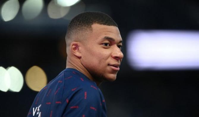 L'attaquant français du Paris Saint-Germain Kylian Mbappé avant le match de football français de L1 entre le Paris Saint-Germain (PSG) et le FC Lorient au stade du Parc des Princes à Paris, le 3 avril 2022. (Photo, AFP)