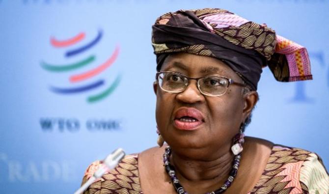 La directrice générale de l'OMC, Ngozi Okonjo-Iweala, assiste à une conférence de presse sur les prévisions commerciales de l'OMC à l'organisation intergouvernementale du commerce, à Genève, le 12 avril 2022. (Photo, AFP)