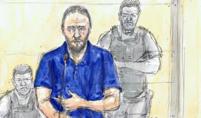 Ce croquis d'audience réalisé le 14 avril 2022, montre le co-accusé Salah Abdeslam lors du procès des attentats du 13 novembre 2015 à Paris et Saint-Denis. (Photo, AFP)