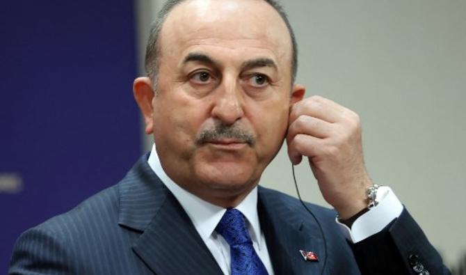 Le ministre turc des Affaires étrangères Mevlut Cavusoglu donne une conférence de presse après sa rencontre avec son homologue hongrois à Ankara, le 19 avril 2022. (Photo, AFP)