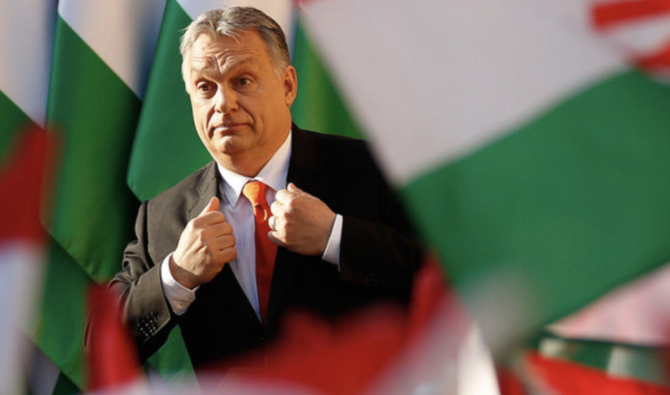 Orban, cas particulier dans l'UE, de plus en plus isolé pour son soutien à Poutine