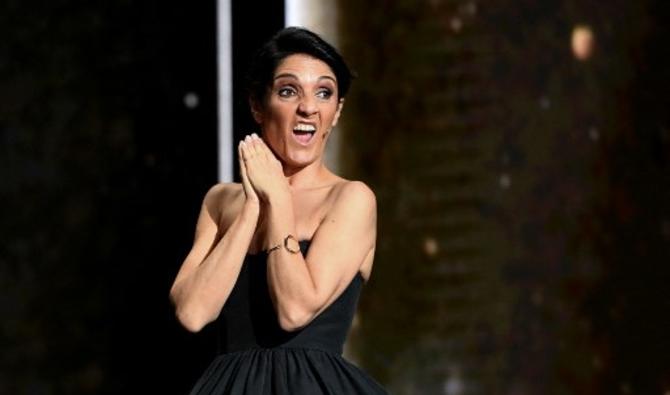 L'humoriste française et Master Ceremony Florence Foresti se produit sur scène lors de la 45e édition de la cérémonie des Cesar Film Awards à la Salle Pleyel à Paris, le 28 février 2020. (Photo, AFP)