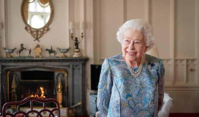 La reine Elizabeth II lors d'une audience avec le président suisse Ignazio Cassis (invisible) au château de Windsor, à l'ouest de Londres, le 28 avril 2022. (Photo, AFP)