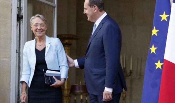 La nouvelle Première ministre Elisabeth Borne arrive à Matignon avant une passation de pouvoirs avec son prédecesseur Jean Castex. (Photo, AFP)