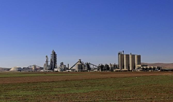 La cimenterie Lafarge Cement Syria (LCS) à Jalabiya, à quelque 30 km d'Ain Issa, dans le nord de la Syrie, le 19 février 2018. (Photo, AFP)