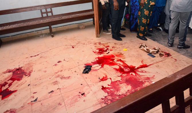 Nigeria: des hommes armés font un massacre dans une église catholique |  Arabnews fr