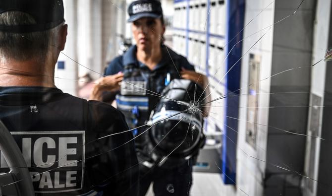 Des policiers municipaux patrouillent dans le quartier de La Duchère le 15 juin 2022 à Lyon, dans le centre-est de la France, où deux personnes ont été tuées et deux autres blessées lors d'une fusillade. (Photo, AFP)