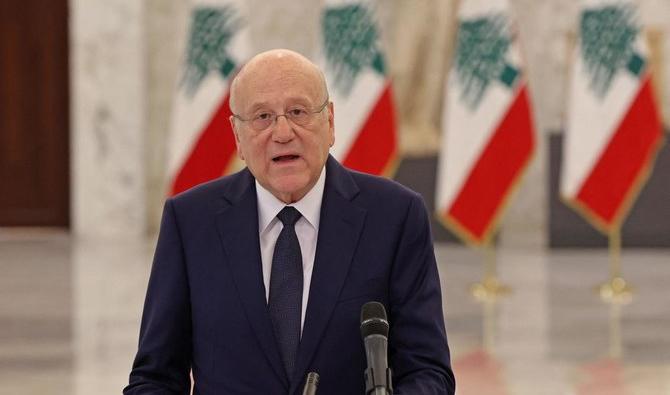 Le Premier ministre libanais désigné Najib Mikati s'exprime à l'issue de sa rencontre avec le président au palais présidentiel de Baabda jeudi. (Photo, AFP)