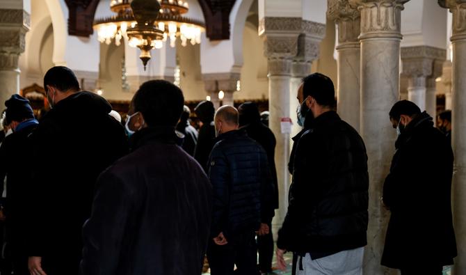 «La mosquée a déposé plainte» mardi, «dès qu'elle a pris connaissance de la vidéo», a expliqué son directeur, Rachid Hamoudi. (Photo, AFP)