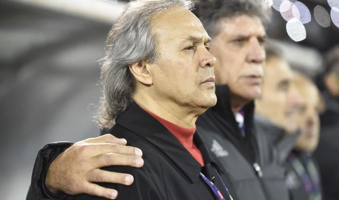 Rabah Madjer, entraîneur de l'équipe algérienne de football, au stade Mohamed-Hamlaoui de Constantine, le 11 novembre 2017. (Photo, AFP)