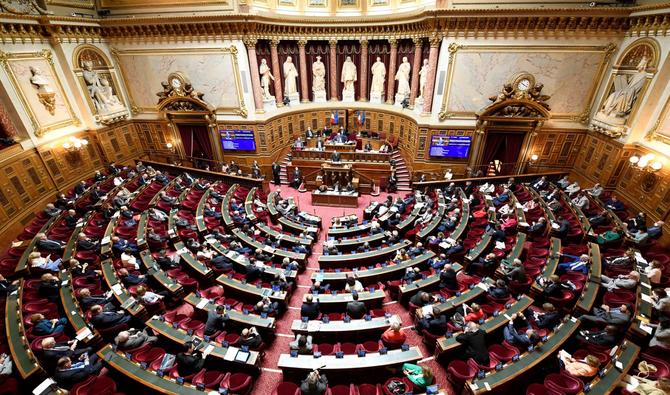 Les sénateurs recommandent d'« imposer aux opérateurs » des lieux où se tiennent de grands événements sportifs de conserver ces images « pendant la durée légale d'un mois ». (Photo, AFP)