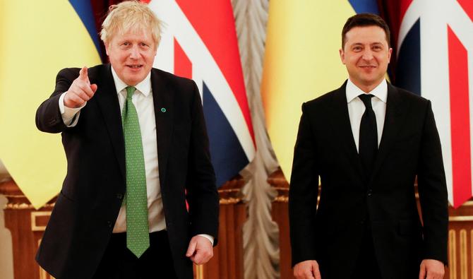 Le Premier ministre britannique Boris Johnson et le président ukrainien Volodymyr Zelensky au palais présidentiel, à Kyiv, le 1er février 2022. (Photo, AFP)