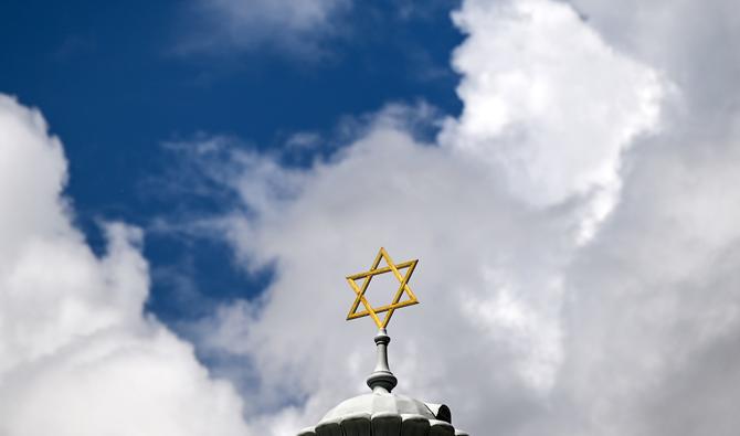 Critiquer Israël est un crime de haine, mais attaquer une église chrétienne ne l'est pas?